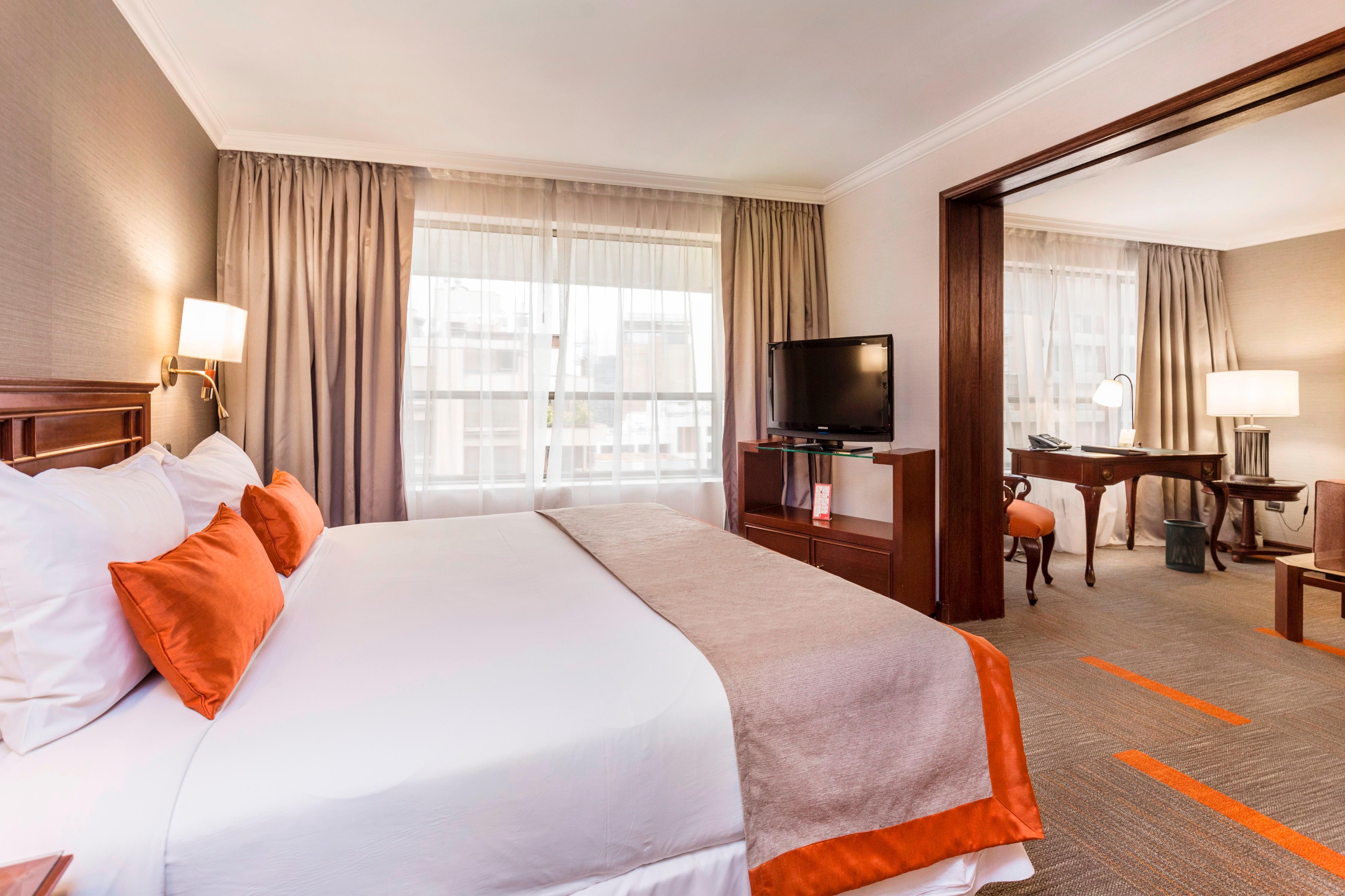 Plaza El Bosque Ebro Hotel Santiago Luaran gambar Suite