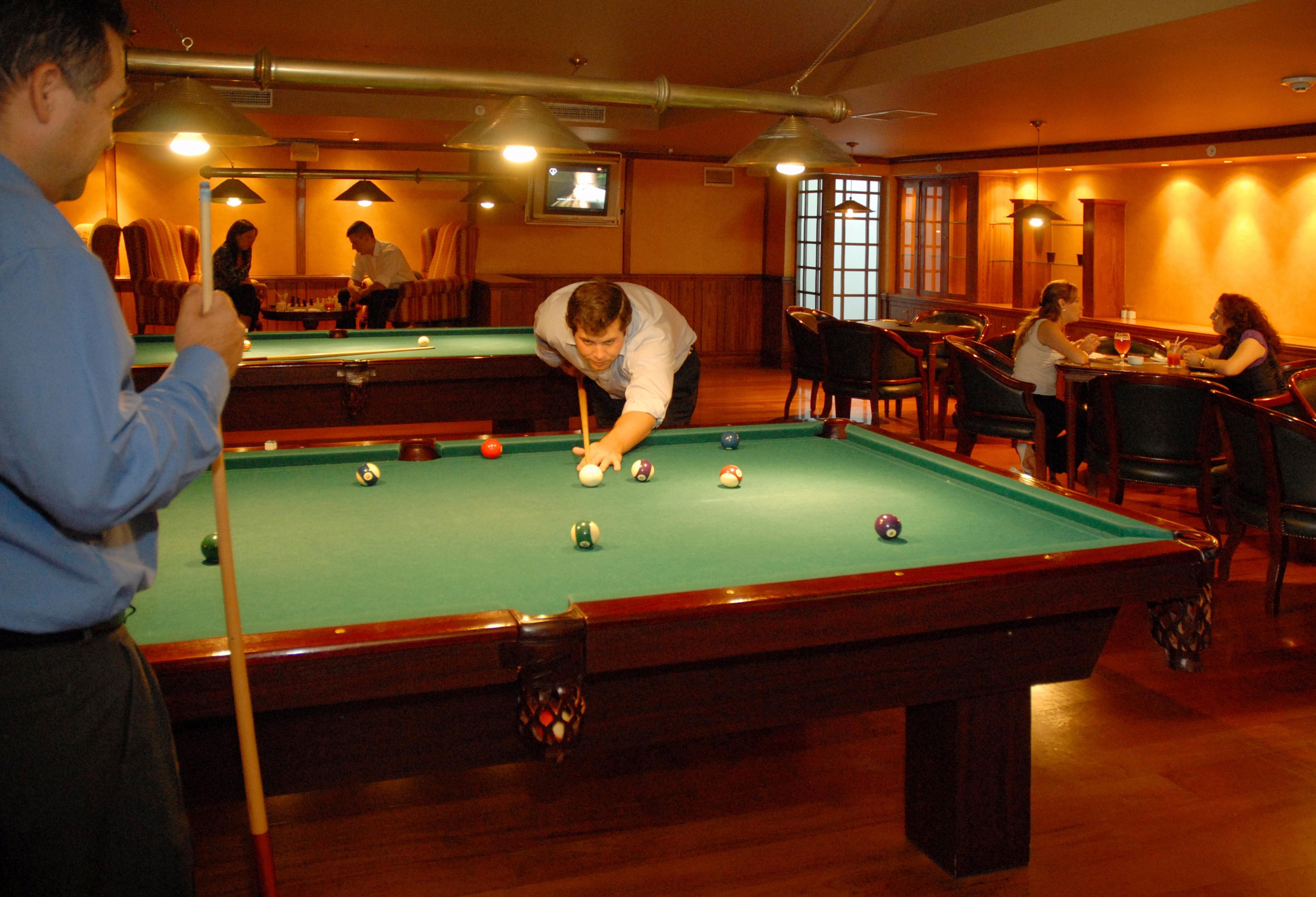 Plaza El Bosque Ebro Hotel Santiago Luaran gambar Pool table