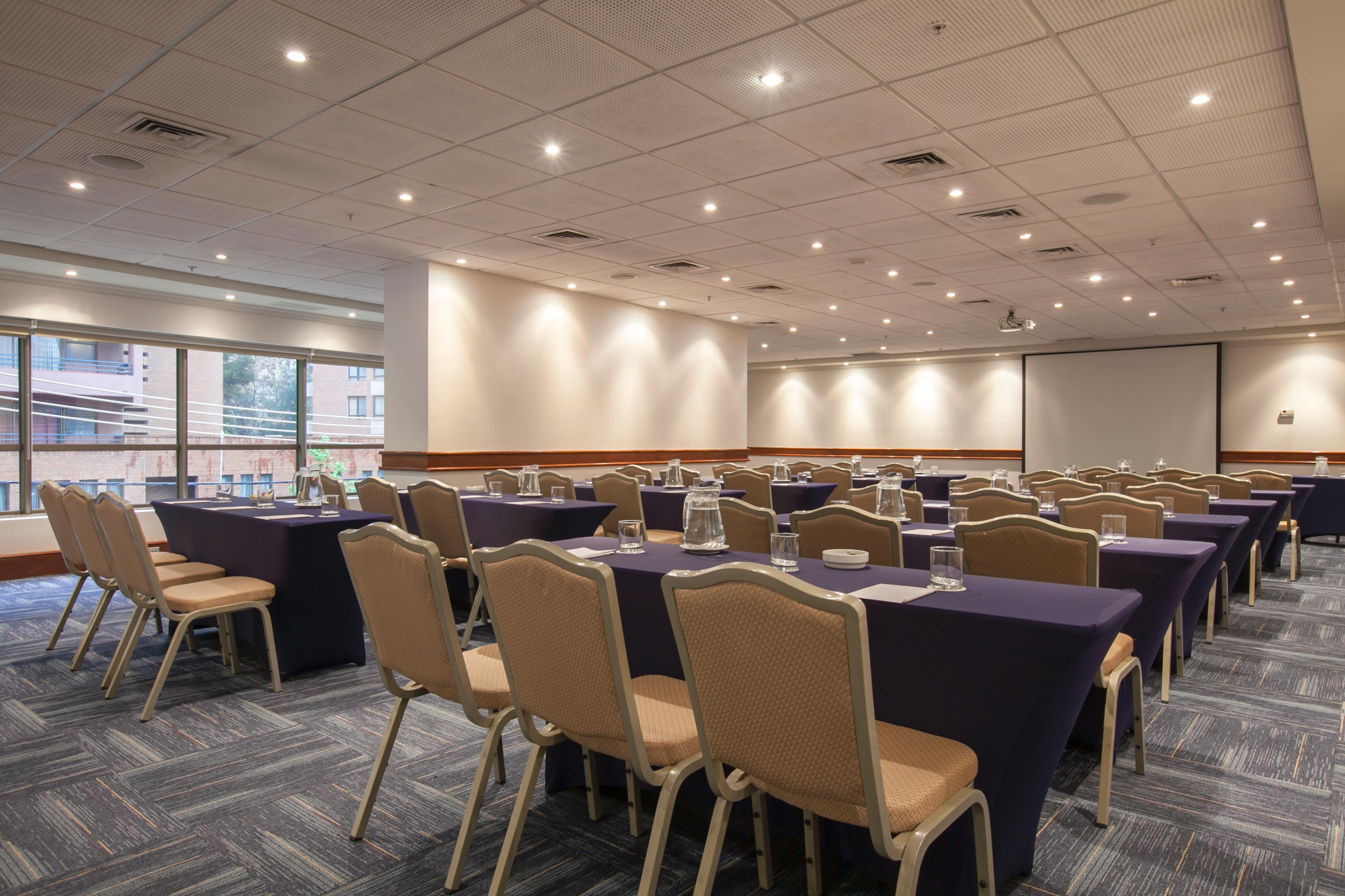 Plaza El Bosque Ebro Hotel Santiago Luaran gambar Meeting room