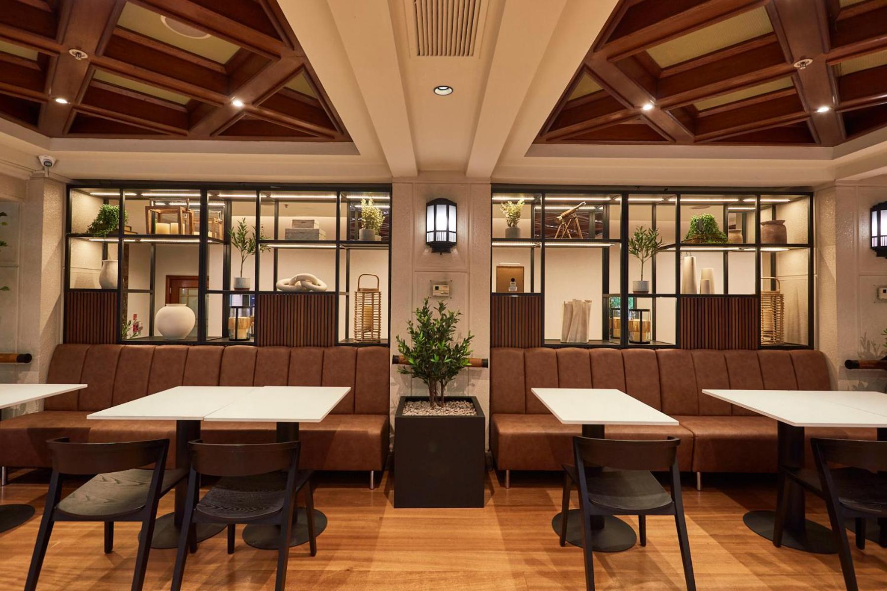 Plaza El Bosque Ebro Hotel Santiago Luaran gambar Interior of a restaurant